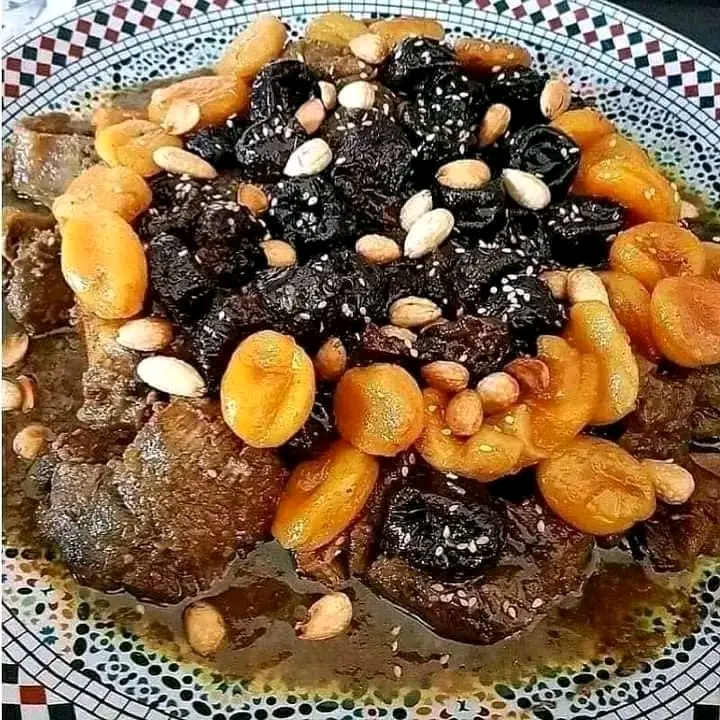 Moroccan Lamb with Apricots (L’hm Blbr9o9): Ingredients and Preparation Method